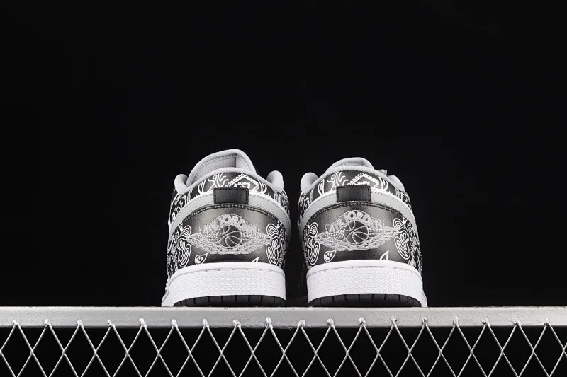 All categories Air Jordan Jordan series basketball shoes Air Jordan 1 Low Air Jordan 1 Low AJ1 Joe 1 painted hand-painted cashew flower low-top cultural basketball shoes 553558-040
